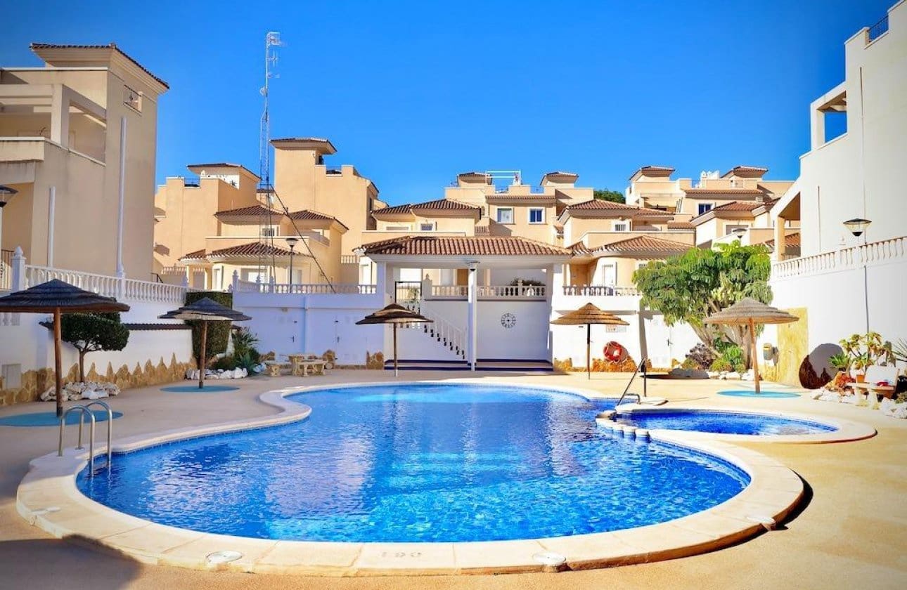 4 slaapkamer Villa te koop in San Miguel de Salinas met zwembad - € 320.000 (Ref: 9134160)