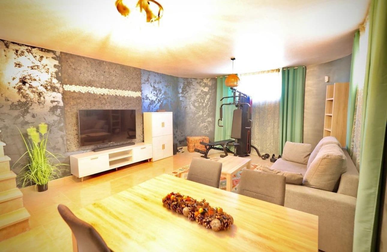 4 slaapkamer Villa te koop in San Miguel de Salinas met zwembad - € 320.000 (Ref: 9134160)