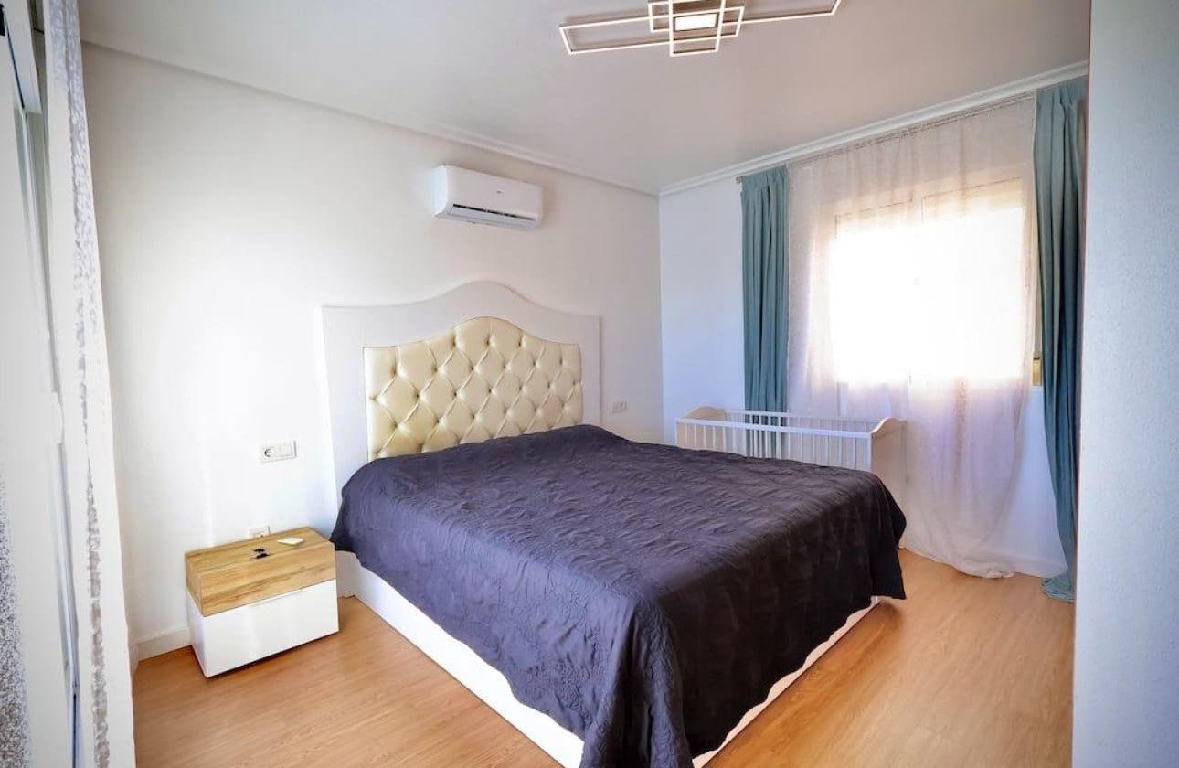 4 slaapkamer Villa te koop in San Miguel de Salinas met zwembad - € 320.000 (Ref: 9134160)