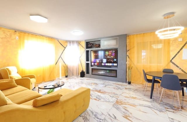 4 slaapkamer Villa te koop in San Miguel de Salinas met zwembad - € 320.000 (Ref: 9134160)