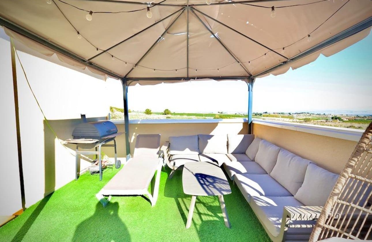 4 slaapkamer Villa te koop in San Miguel de Salinas met zwembad - € 320.000 (Ref: 9134160)