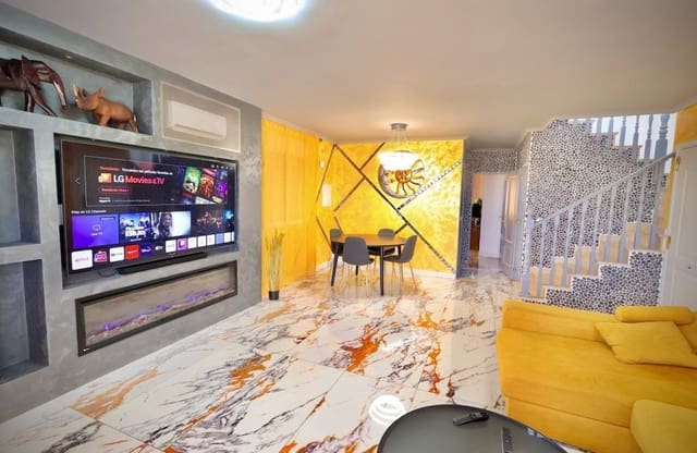 4 slaapkamer Villa te koop in San Miguel de Salinas met zwembad - € 320.000 (Ref: 9134160)