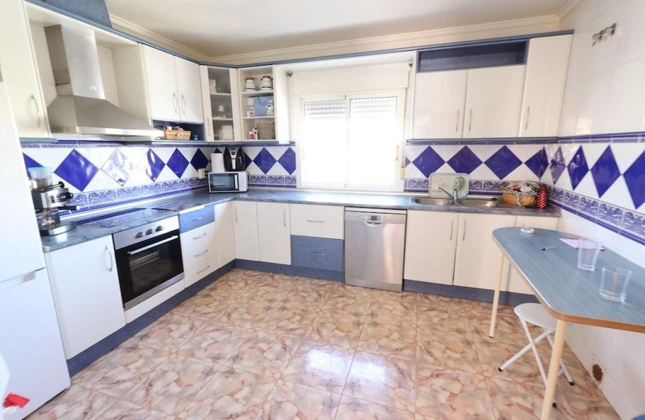 4 soveværelse Erhverv til salg i La Zenia - € 750.000 (Ref: 9134162)