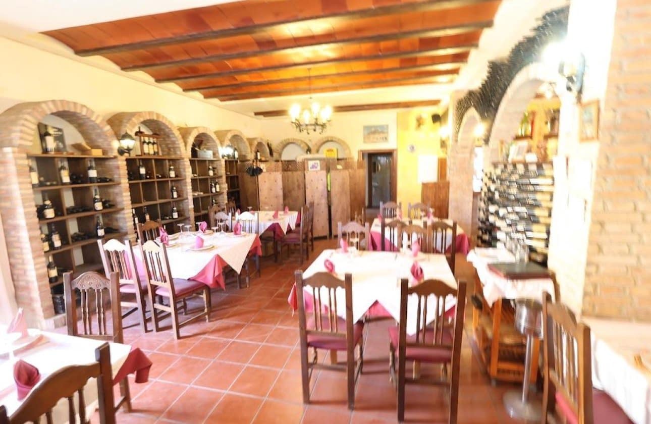 4 soveværelse Erhverv til salg i La Zenia - € 750.000 (Ref: 9134162)