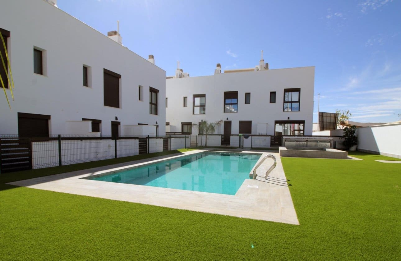 3 bedroom Townhouse for sale in Pilar de la Horadada with pool - € 354,900 (Ref: 9134165)