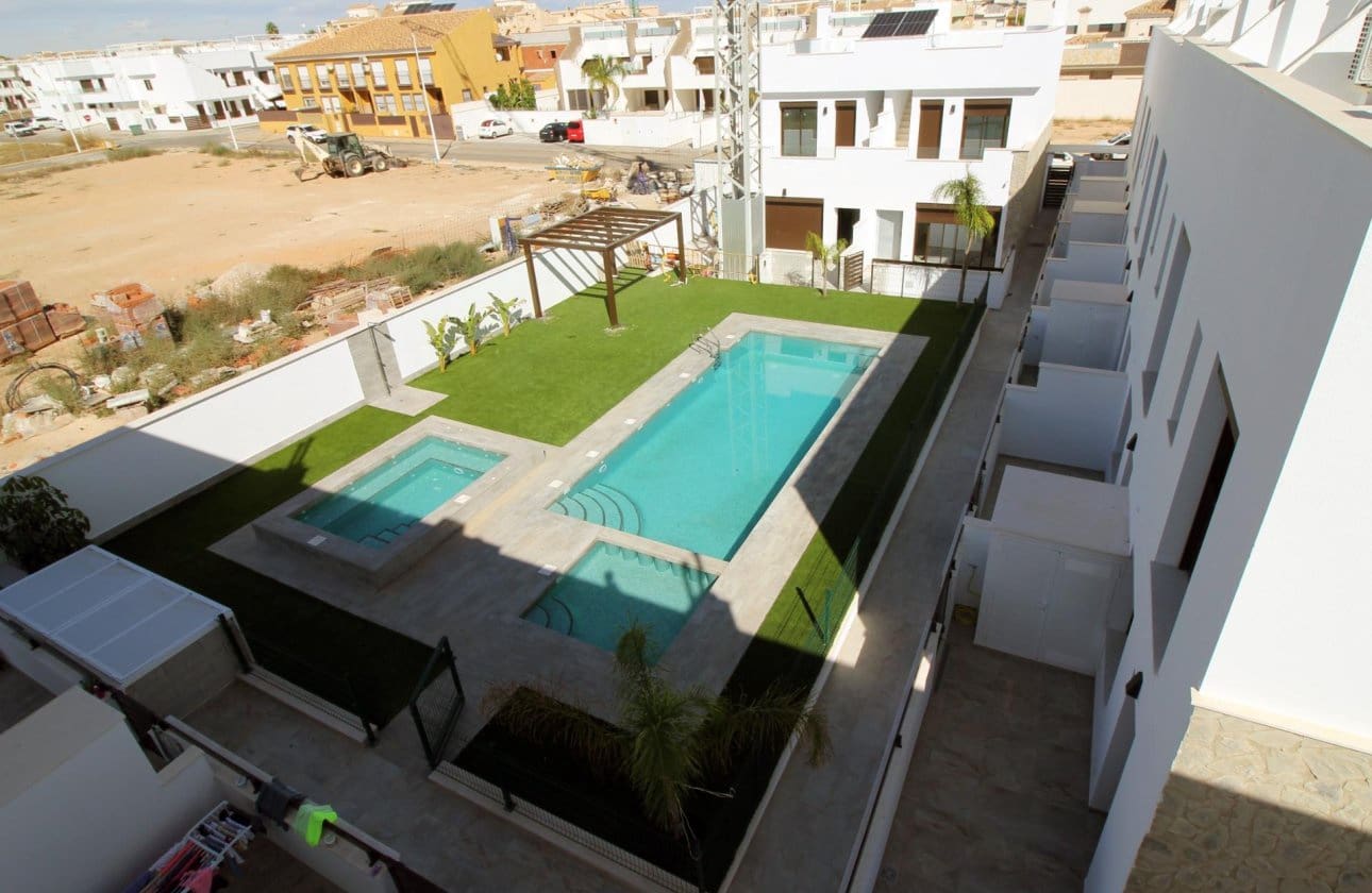 3 bedroom Townhouse for sale in Pilar de la Horadada with pool - € 354,900 (Ref: 9134165)