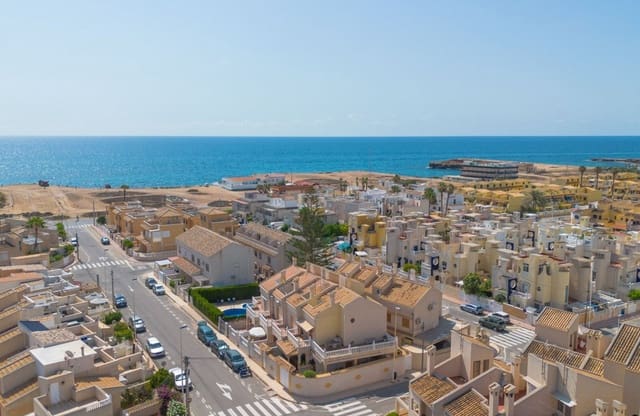 4 soveværelse Byhus til salg i Los Frutales, Torrevieja med swimmingpool - € 330.000 (Ref: 9134177)