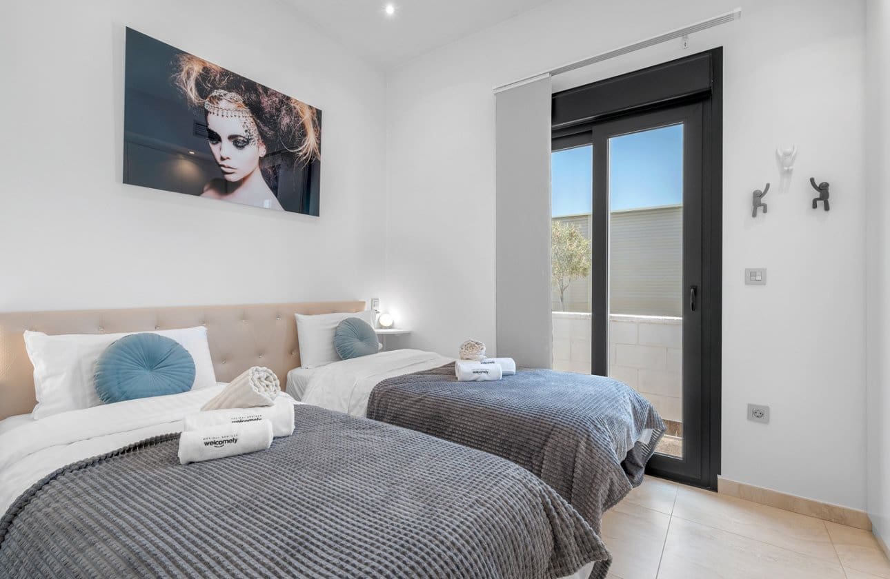 3 Zimmer Villa zu verkaufen in Villamartin mit Pool - 759.000 € (Ref: 9134180)