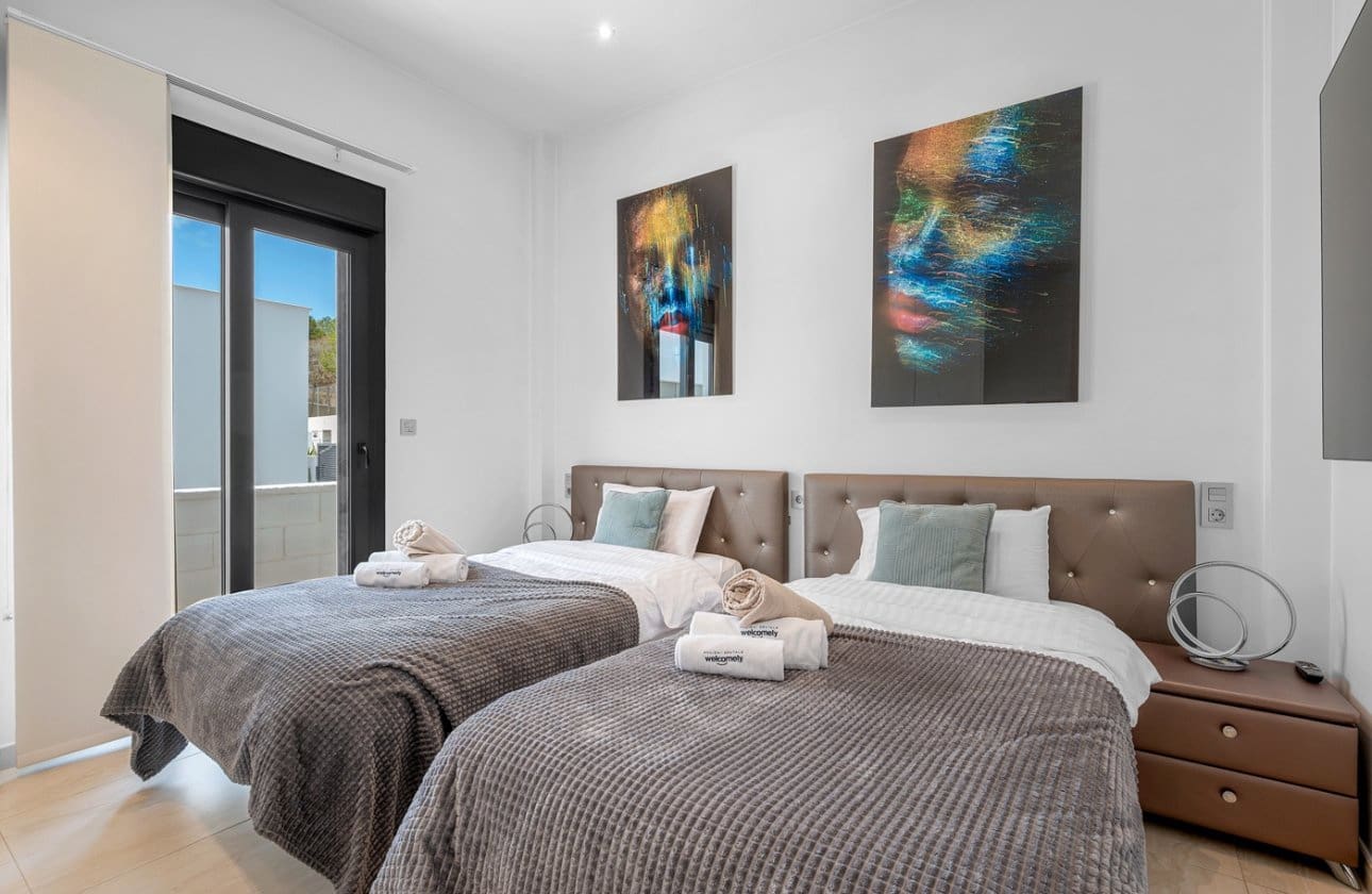 3 Zimmer Villa zu verkaufen in Villamartin mit Pool - 759.000 € (Ref: 9134180)