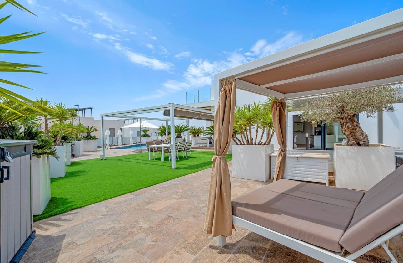 3 Zimmer Villa zu verkaufen in Villamartin mit Pool - 759.000 € (Ref: 9134180)