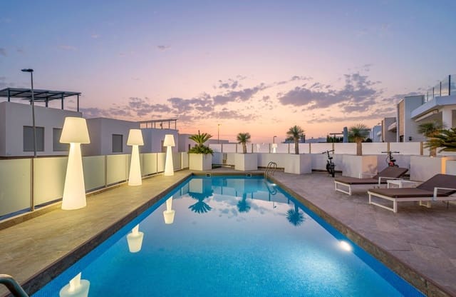 3 slaapkamer Villa te koop in Villamartin, Orihuela met zwembad - € 759.000 (Ref: 9134180)