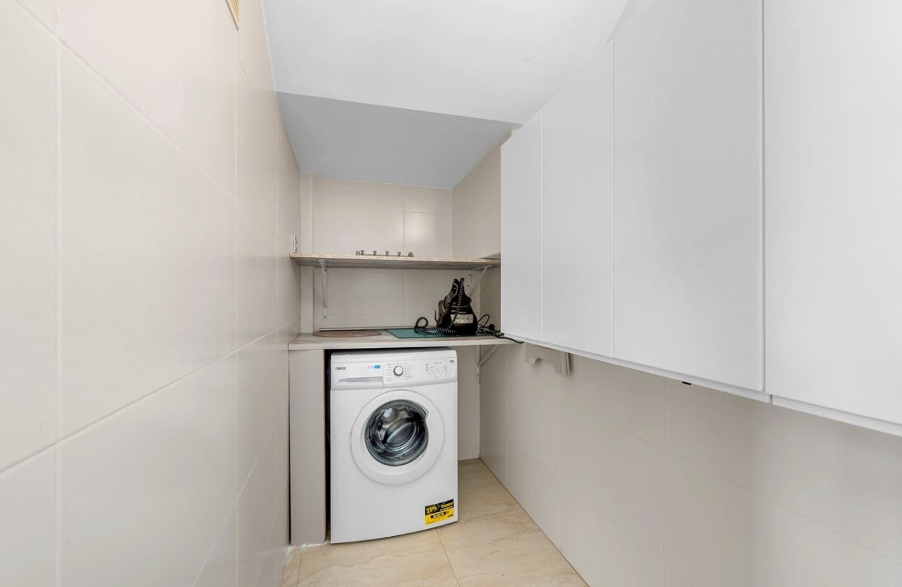 3 Zimmer Villa zu verkaufen in Villamartin mit Pool - 759.000 € (Ref: 9134180)