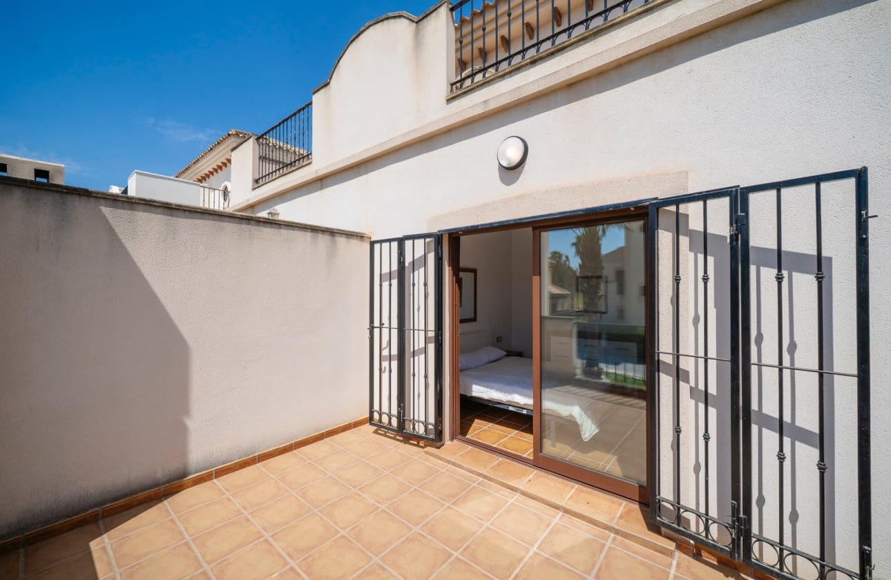 3 makuuhuone Paritalo myytävänä paikassa Algorfa mukana uima-altaan - 230 000 € (Ref: 9134183)