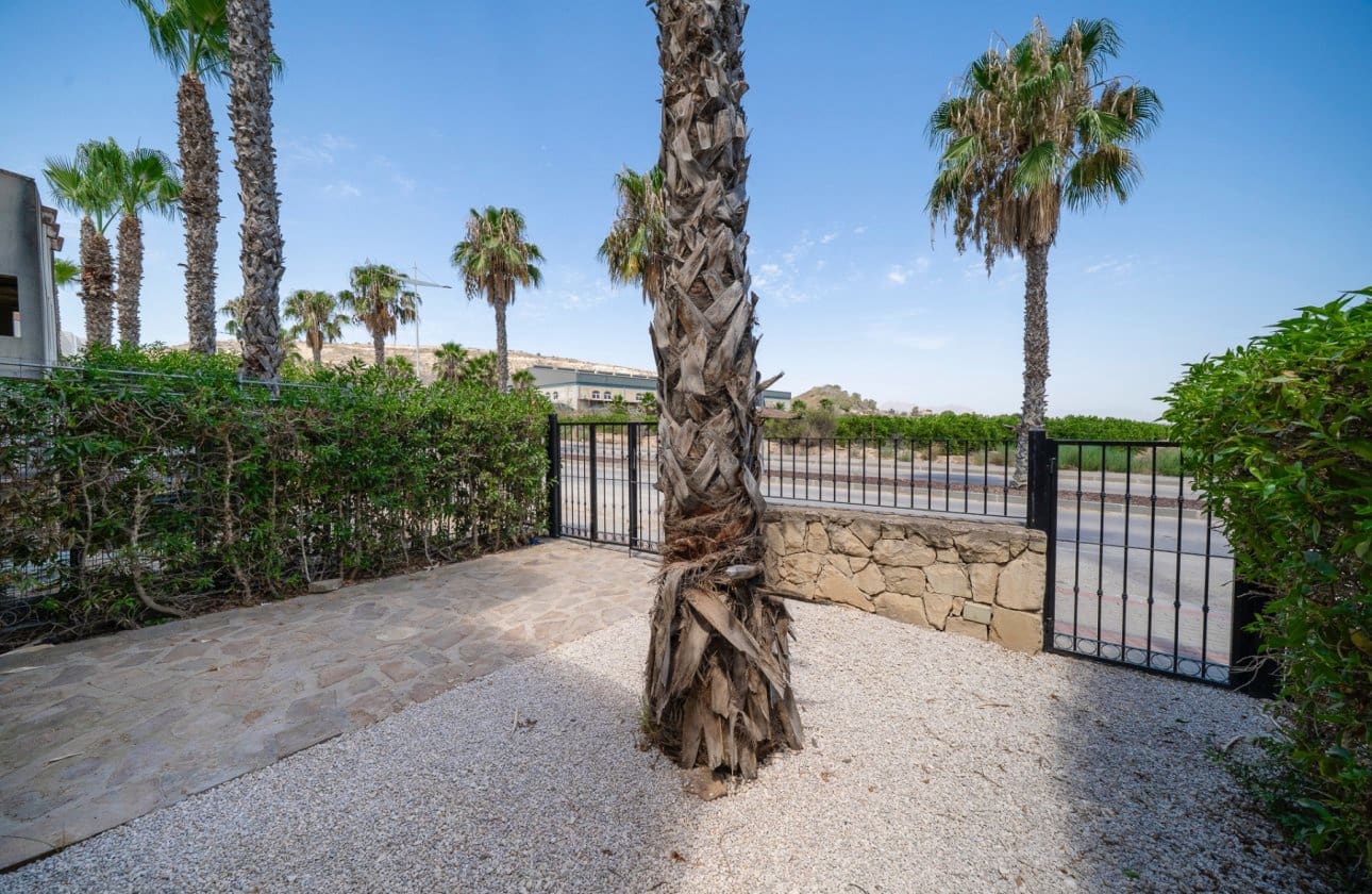 3 makuuhuone Paritalo myytävänä paikassa Algorfa mukana uima-altaan - 230 000 € (Ref: 9134183)