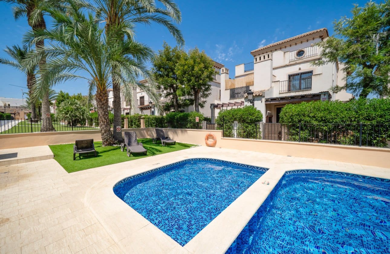 3 makuuhuone Paritalo myytävänä paikassa Algorfa mukana uima-altaan - 230 000 € (Ref: 9134183)