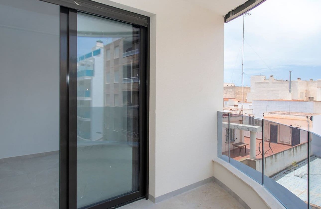 2 Zimmer Apartment zu verkaufen in Torrevieja mit Pool - 300.000 € (Ref: 9134193)
