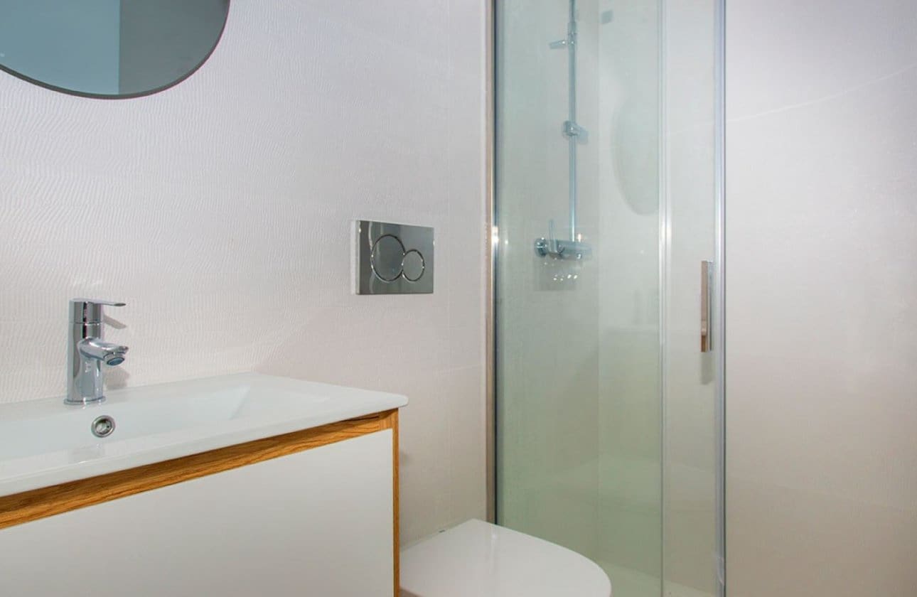 2 Zimmer Apartment zu verkaufen in Torrevieja mit Pool - 300.000 € (Ref: 9134193)