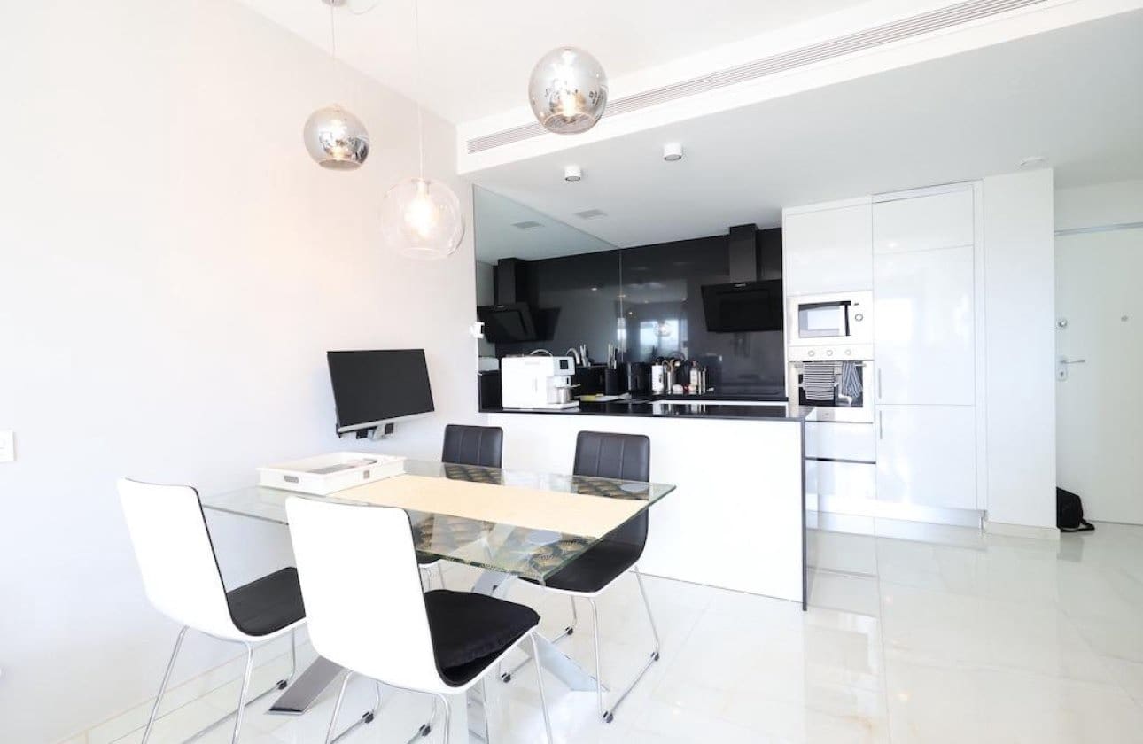 2 soveværelse Lejlighed til salg i Las Mimosas med swimmingpool - € 269.000 (Ref: 9134195)