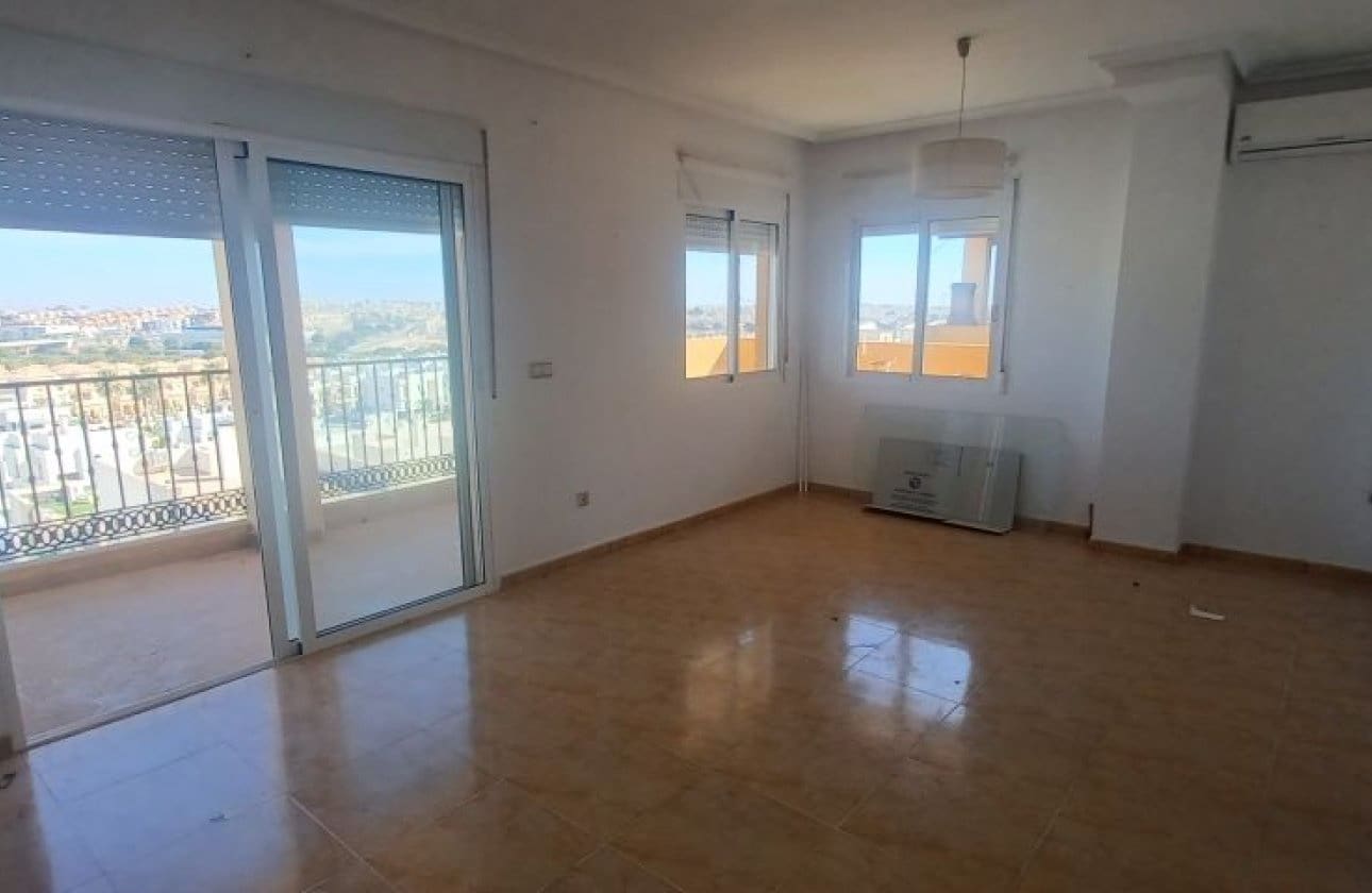 2 soveværelse Penthouse til salg i Orihuela Costa med swimmingpool - € 134.995 (Ref: 9134202)