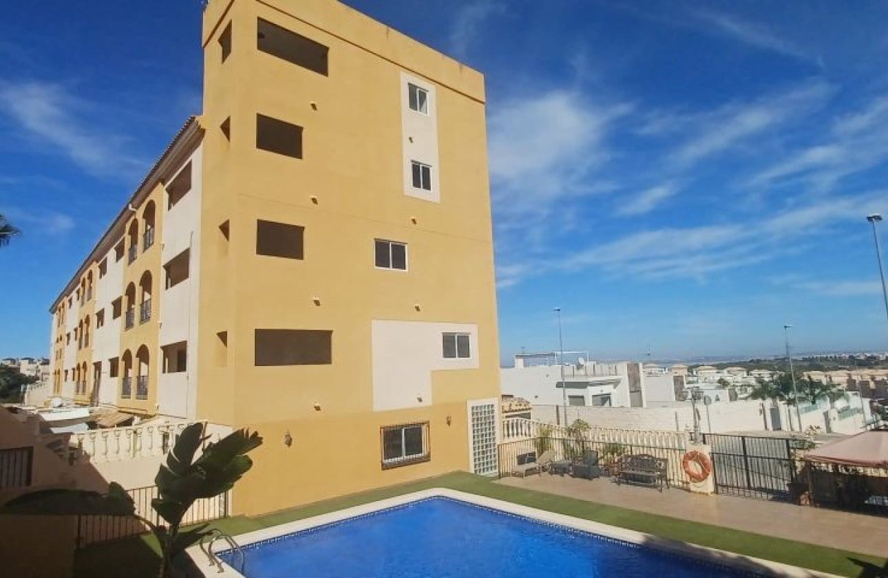 2 soveværelse Penthouse til salg i Orihuela Costa med swimmingpool - € 134.995 (Ref: 9134202)