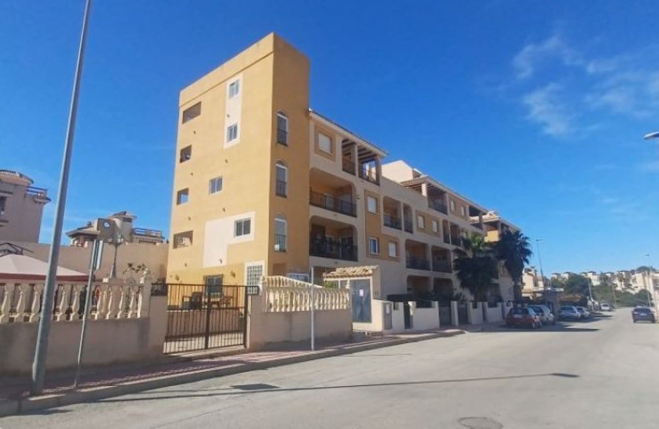 2 soveværelse Penthouse til salg i Orihuela Costa med swimmingpool - € 134.995 (Ref: 9134202)