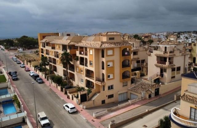 2 makuuhuone Kattohuoneisto myytävänä paikassa Los Almendros (Orihuela Costa), Orihuela mukana uima-altaan - 139 995 € (Ref: 9134202)