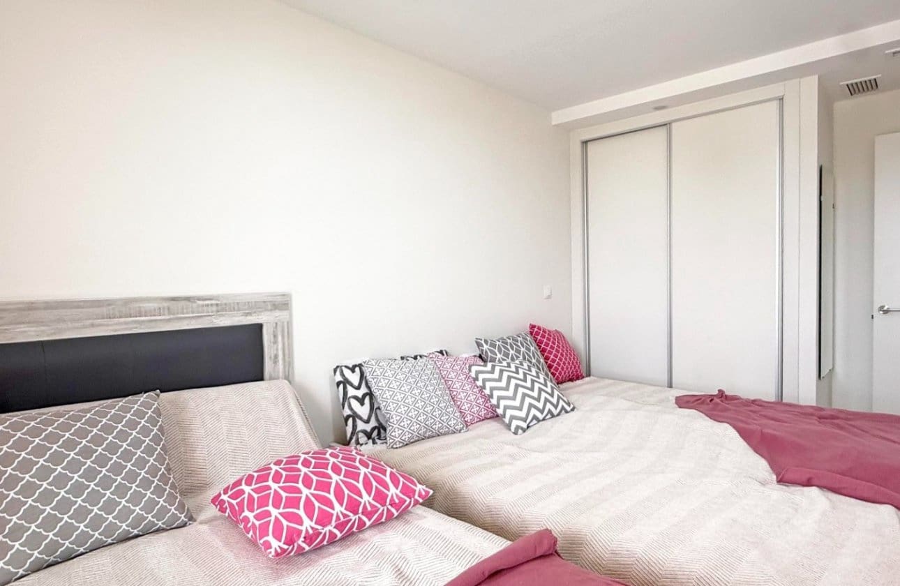 3 soverom Leilighet til salgs i Playa Paraiso med svømmebasseng - € 399 500 (Ref: 9134206)