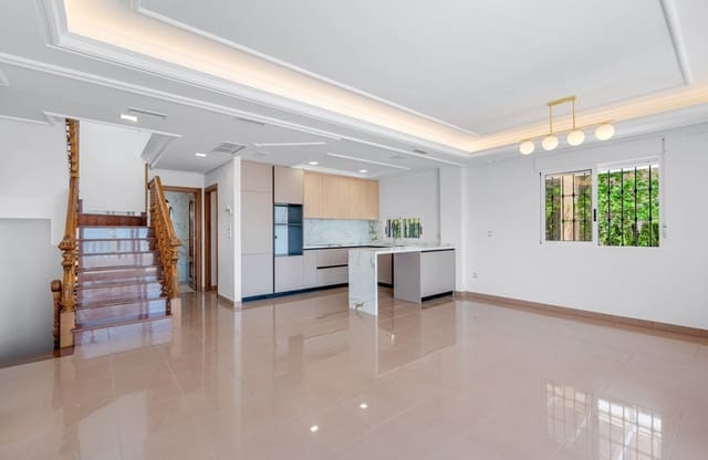 4 bedroom Villa for sale in Los Frutales, Torrevieja with pool - € 960,000 (Ref: 9137507)