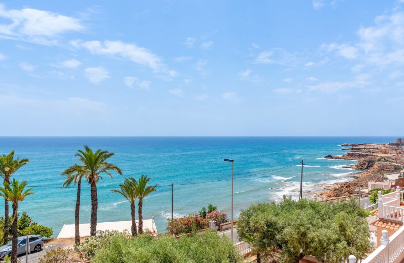 4 soverom Villa til salgs i Torrevieja med svømmebasseng - € 960 000 (Ref: 9137507)