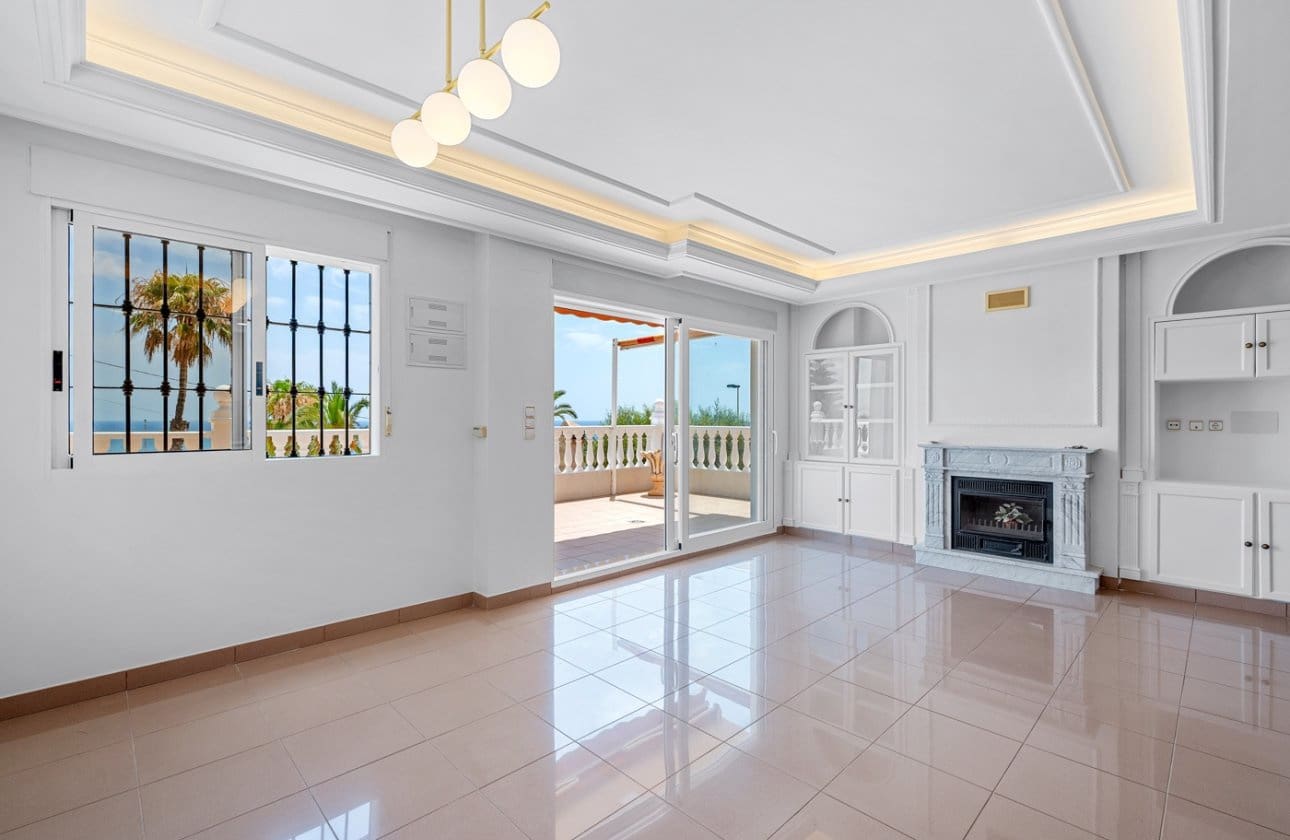 4 soverom Villa til salgs i Torrevieja med svømmebasseng - € 960 000 (Ref: 9137507)