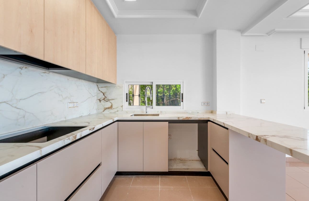 4 soverom Villa til salgs i Torrevieja med svømmebasseng - € 960 000 (Ref: 9137507)