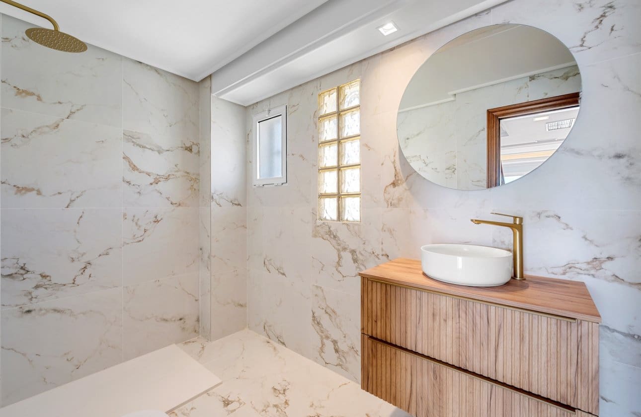 4 soverom Villa til salgs i Torrevieja med svømmebasseng - € 960 000 (Ref: 9137507)