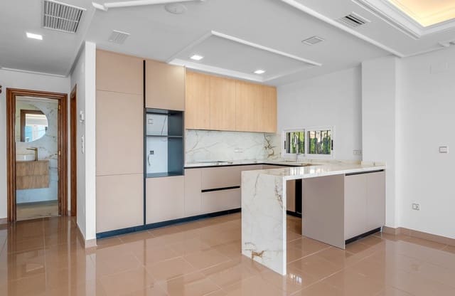 4 bedroom Villa for sale in Los Frutales, Torrevieja with pool - € 960,000 (Ref: 9137507)