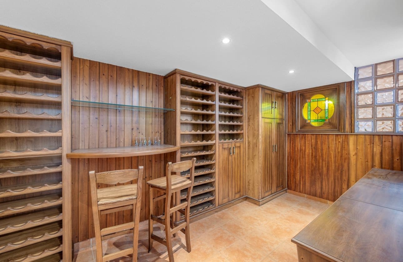 4 soverom Villa til salgs i Torrevieja med svømmebasseng - € 960 000 (Ref: 9137507)