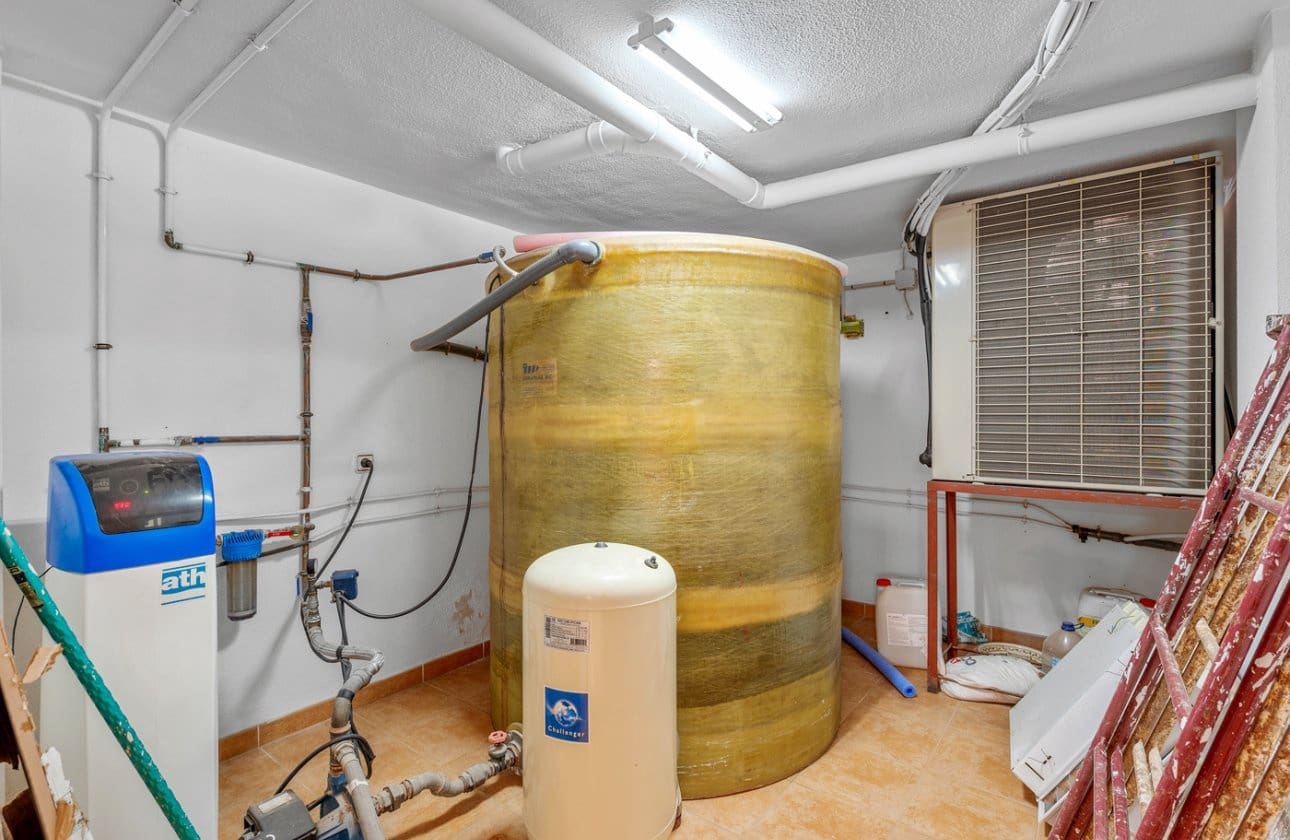 4 soverom Villa til salgs i Torrevieja med svømmebasseng - € 960 000 (Ref: 9137507)