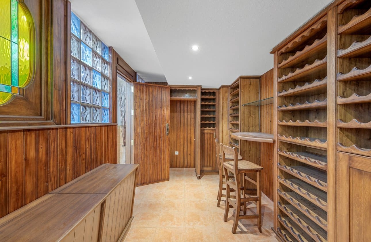 4 soverom Villa til salgs i Torrevieja med svømmebasseng - € 960 000 (Ref: 9137507)