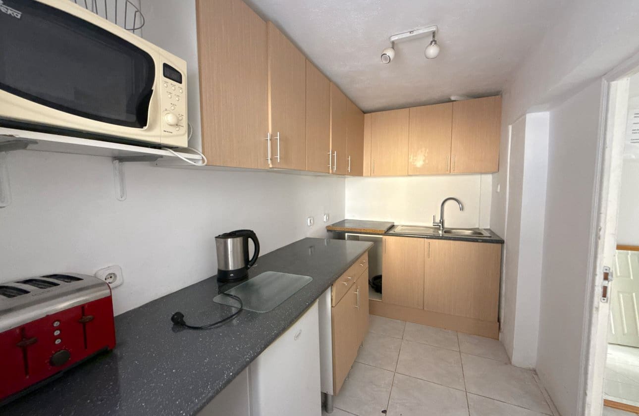 4 bedroom Apartment for sale in Villamartin with pool - € 189,950 (Ref: 9138280)