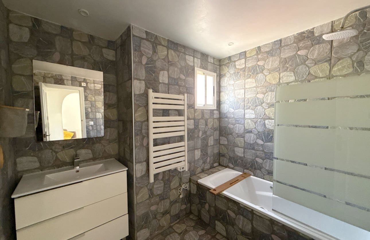 4 bedroom Apartment for sale in Villamartin with pool - € 189,950 (Ref: 9138280)