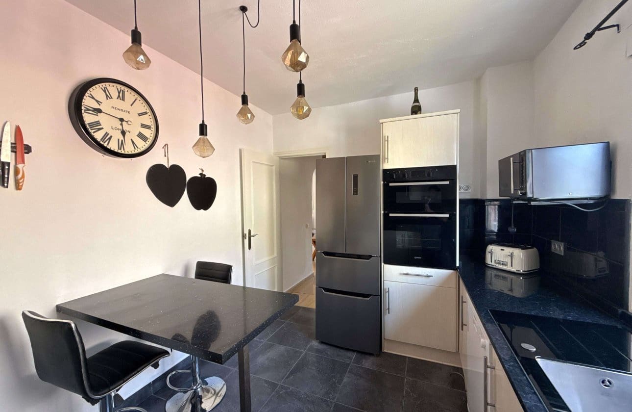 4 bedroom Apartment for sale in Villamartin with pool - € 189,950 (Ref: 9138280)