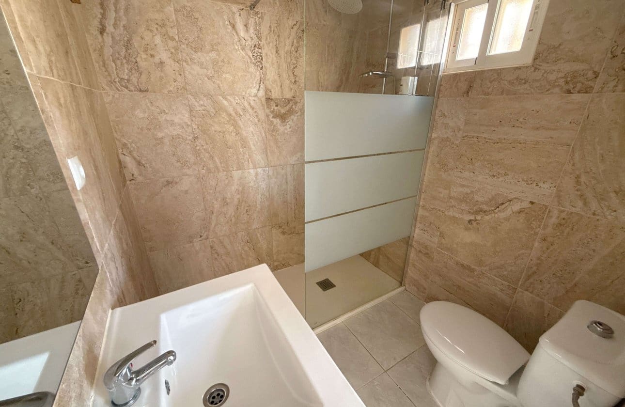 4 bedroom Apartment for sale in Villamartin with pool - € 189,950 (Ref: 9138280)