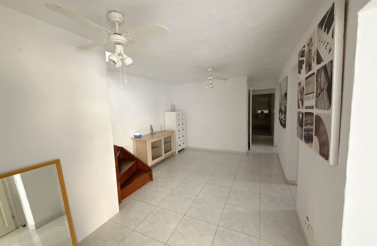 4 bedroom Apartment for sale in Villamartin with pool - € 189,950 (Ref: 9138280)