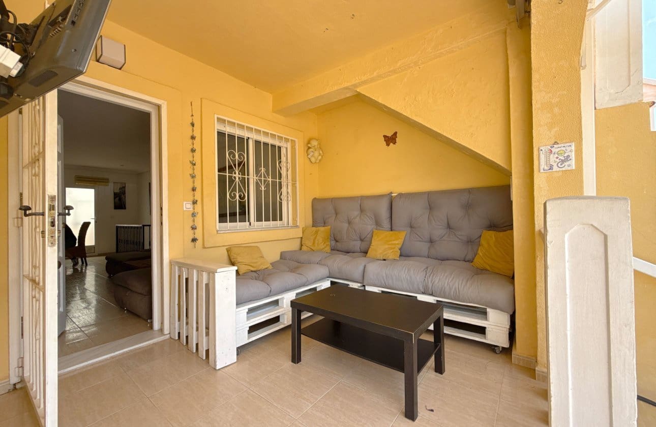 4 bedroom Apartment for sale in Villamartin with pool - € 189,950 (Ref: 9138280)