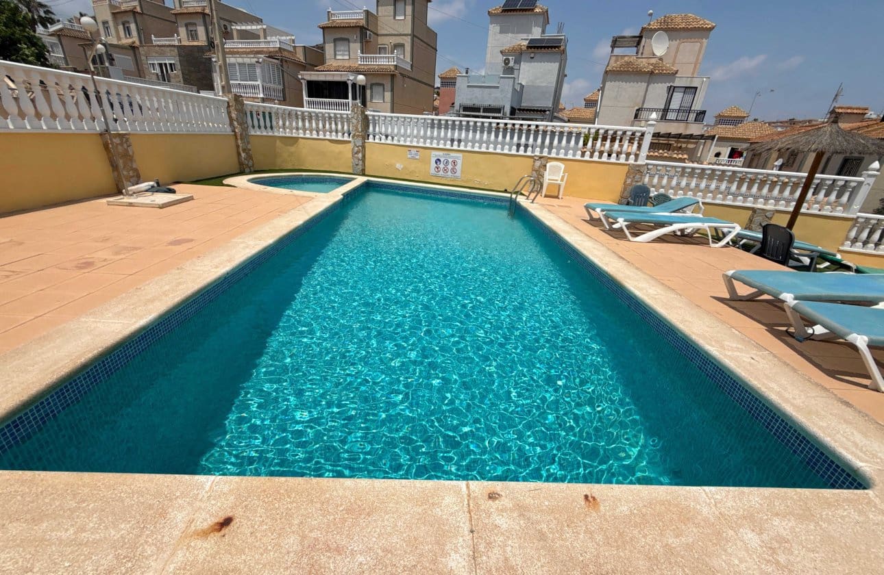 4 bedroom Apartment for sale in Villamartin with pool - € 189,950 (Ref: 9138280)
