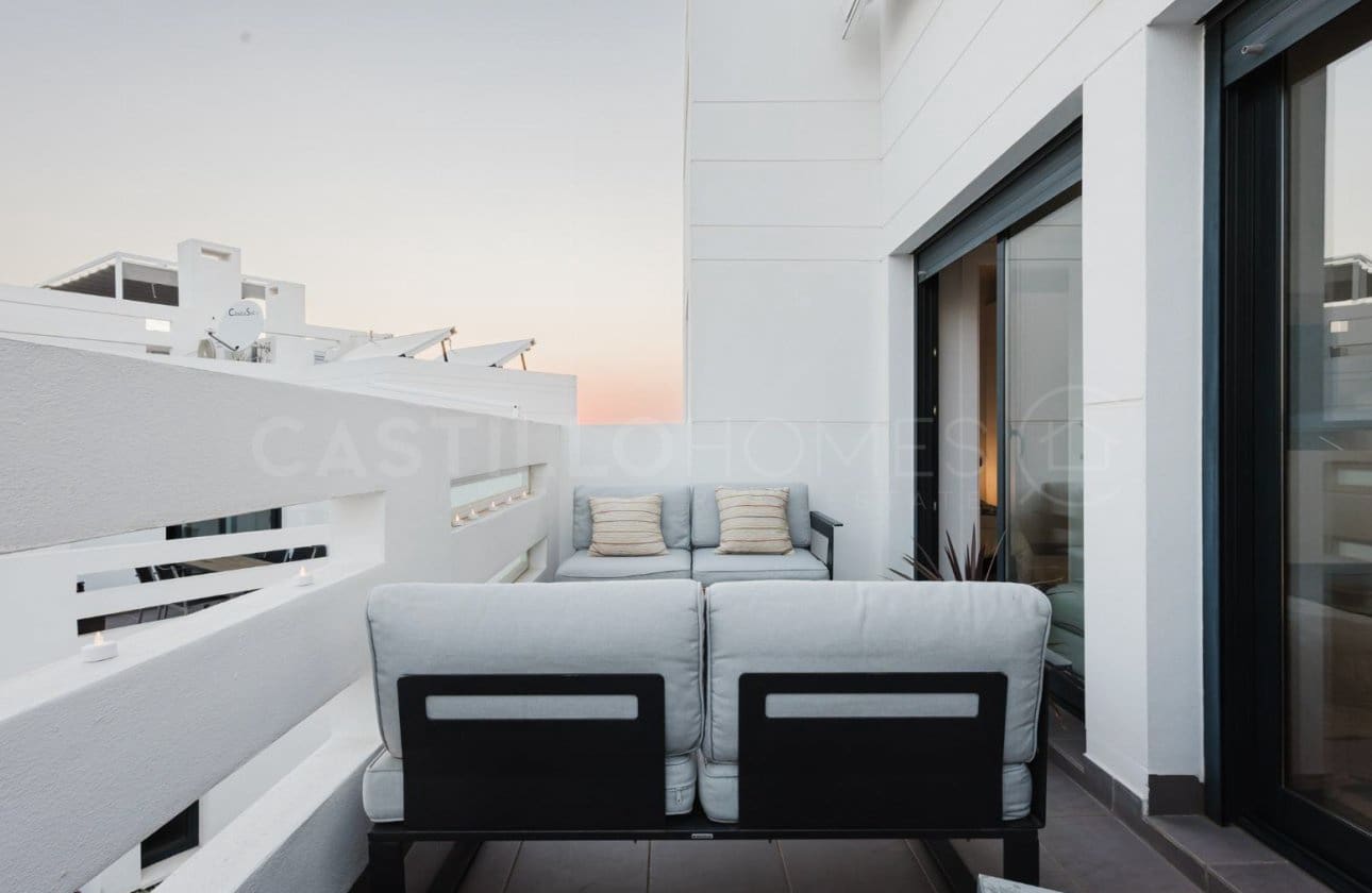 2 soveværelse Penthouse til salg i Villamartin med swimmingpool - € 365.000 (Ref: 9143170)