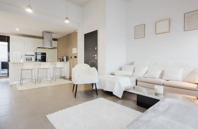 Ático de 2 habitaciones en Villamartin, Orihuela en venta con piscina - 365.000 € (Ref: 9143170)