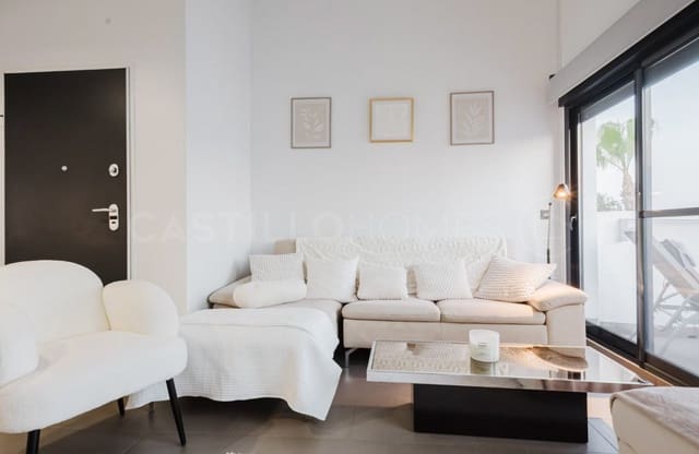 Ático de 2 habitaciones en Villamartin, Orihuela en venta con piscina - 365.000 € (Ref: 9143170)