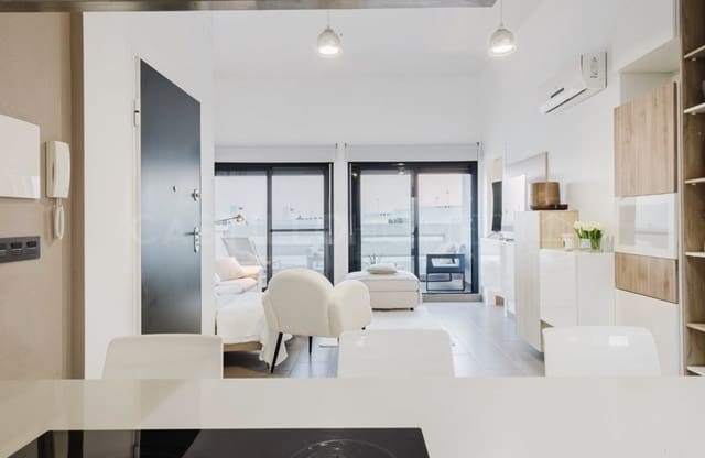 Ático de 2 habitaciones en Villamartin, Orihuela en venta con piscina - 365.000 € (Ref: 9143170)