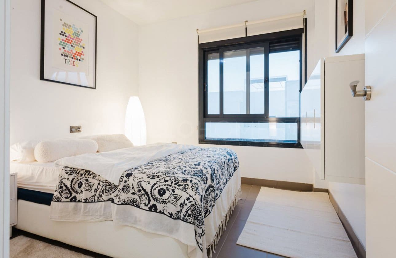 2 soveværelse Penthouse til salg i Villamartin med swimmingpool - € 365.000 (Ref: 9143170)