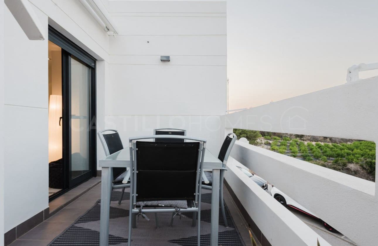 2 soveværelse Penthouse til salg i Villamartin med swimmingpool - € 365.000 (Ref: 9143170)