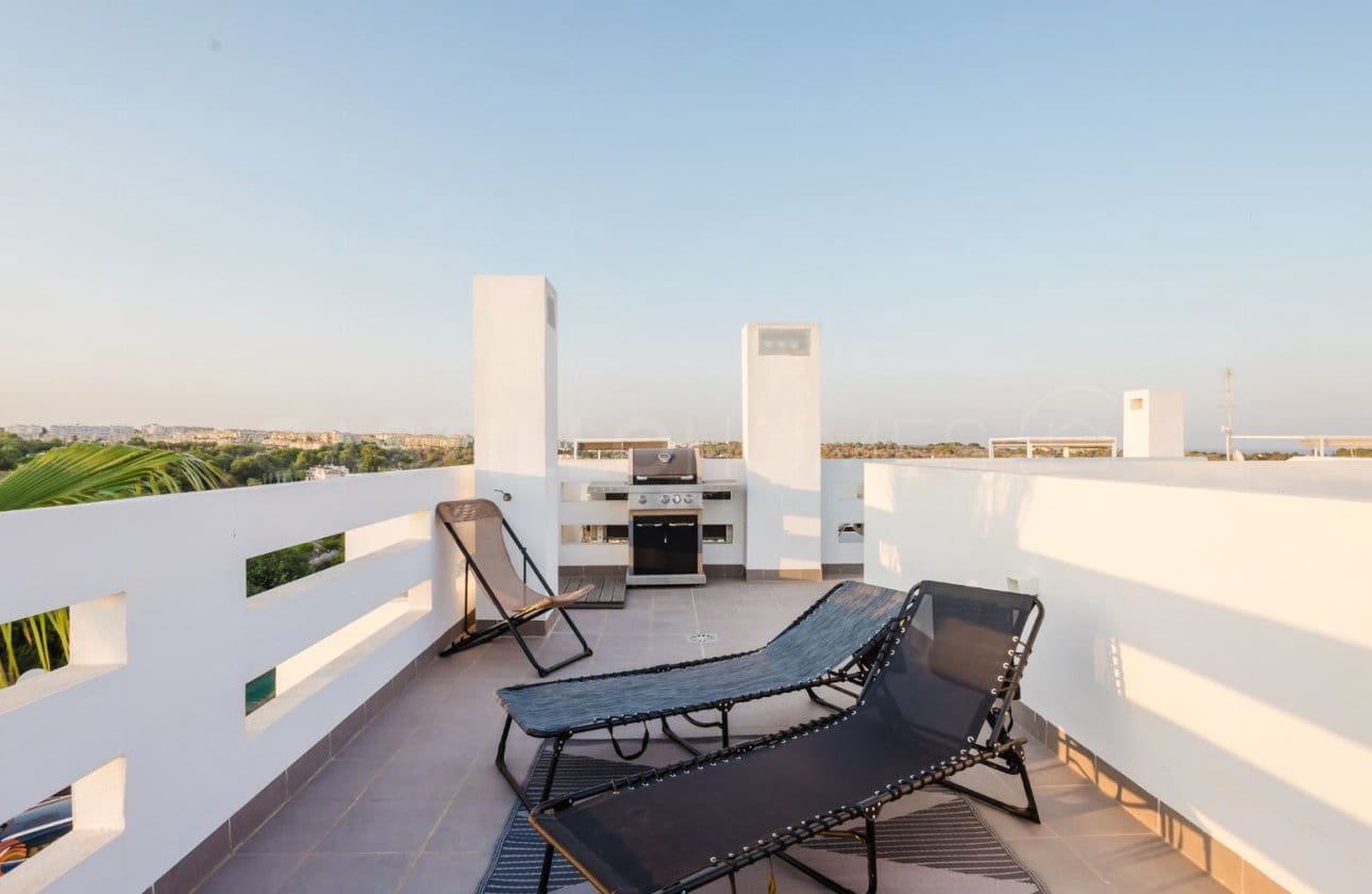 2 soveværelse Penthouse til salg i Villamartin med swimmingpool - € 365.000 (Ref: 9143170)